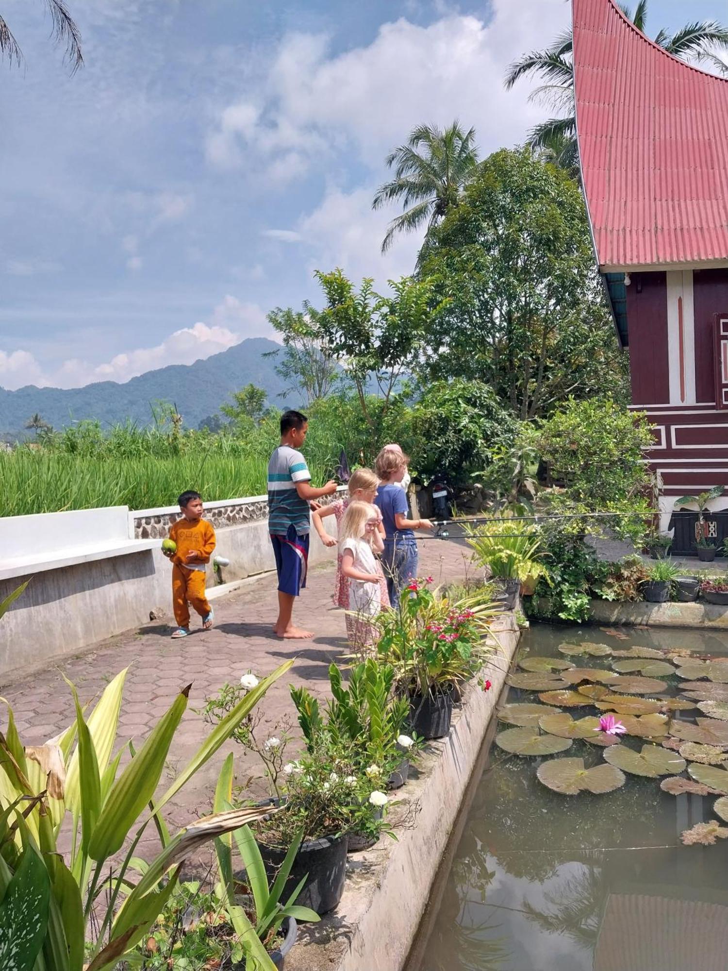 Rumah Gadang Tokama, Simarasok Baso Exterior photo